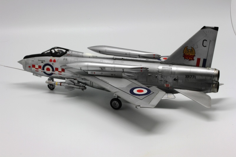 BAE Lightning F6 56 squadron 1976 Airfix 1/48 Bae_li24