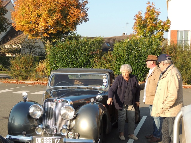 108ème Rendez-Vous de la Reine - Rambouillet le 15 octobre 2017 - Page 4 Dscn1113