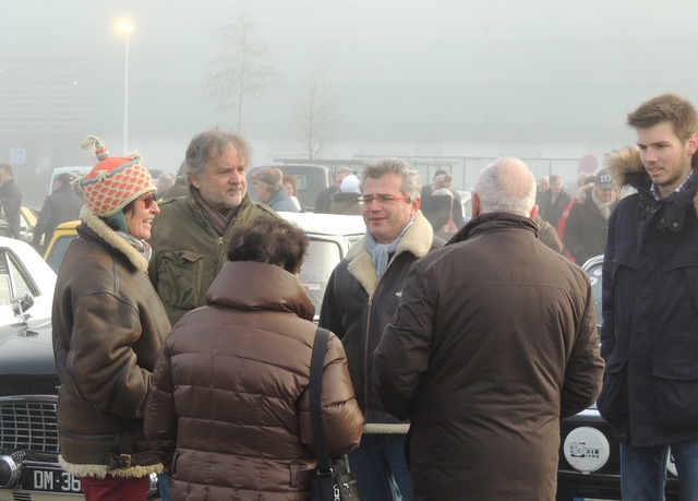 110ème Rendez-Vous de la Reine - Rambouillet le 17 décembre 2017 - Page 2 Dscn1414