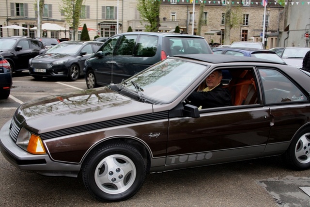 Renault FUEGO Turbo Export de 1982 Fuego_11