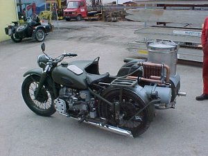 Le GAZOGENE et la voiture des français de 39 à 45 - Page 2 Ural_g12