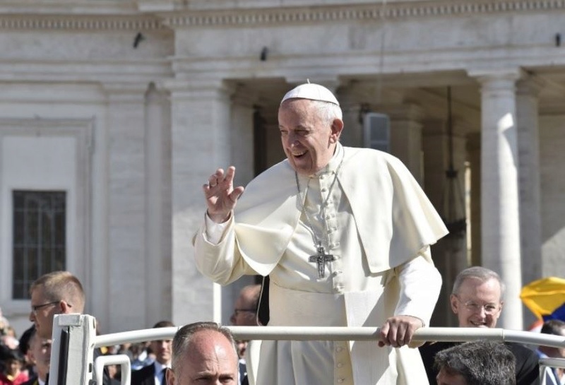 Cette semaine, le Pape François donne la claque oecuménique pour la paix ! Le-pap10