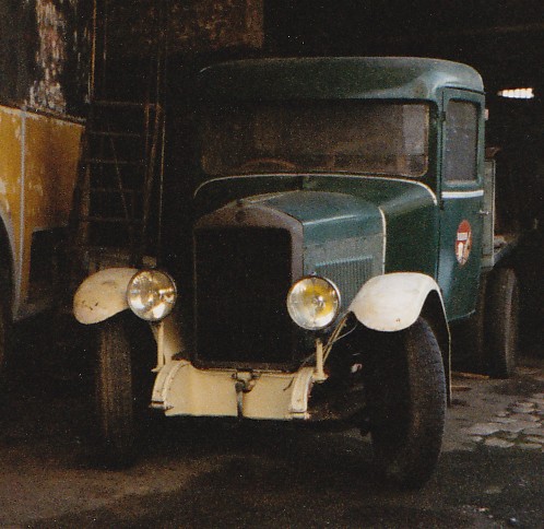 Utilitaires et poids-lourds  non Citroën ... - Page 13 Unic10