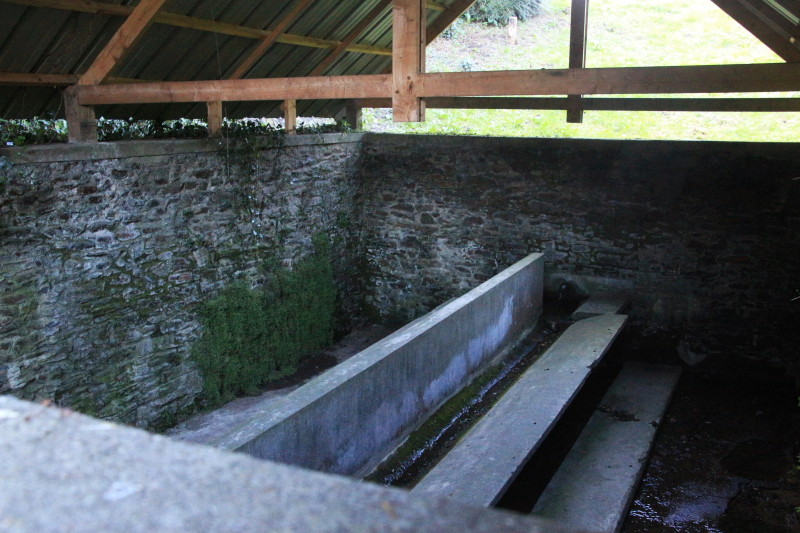 Des lavoirs, fontaines, bassins... Lavoir13