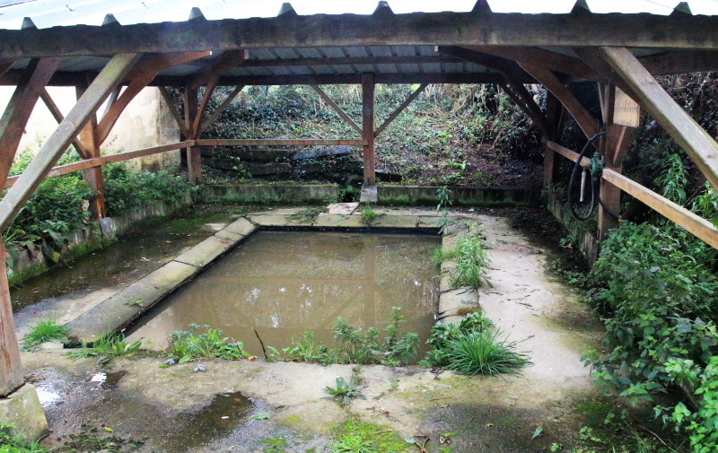 Des lavoirs, fontaines, bassins... Lavoir26