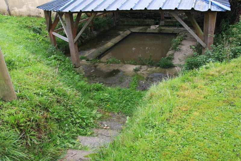 Des lavoirs, fontaines, bassins... Lavoir28