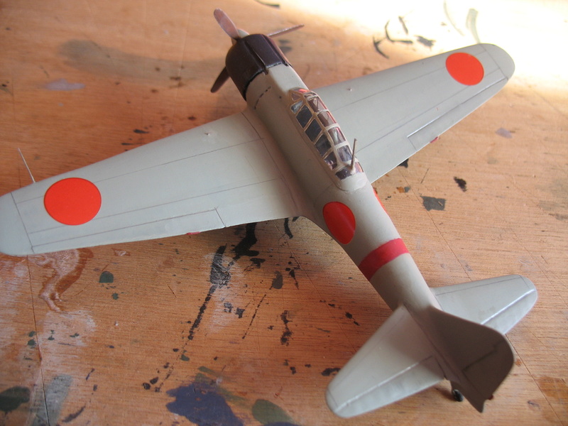 [Hasegawa]Mitsubishi A6M2 Zeke ( Zero) Même qu'il est FINI ! - Page 2 2010