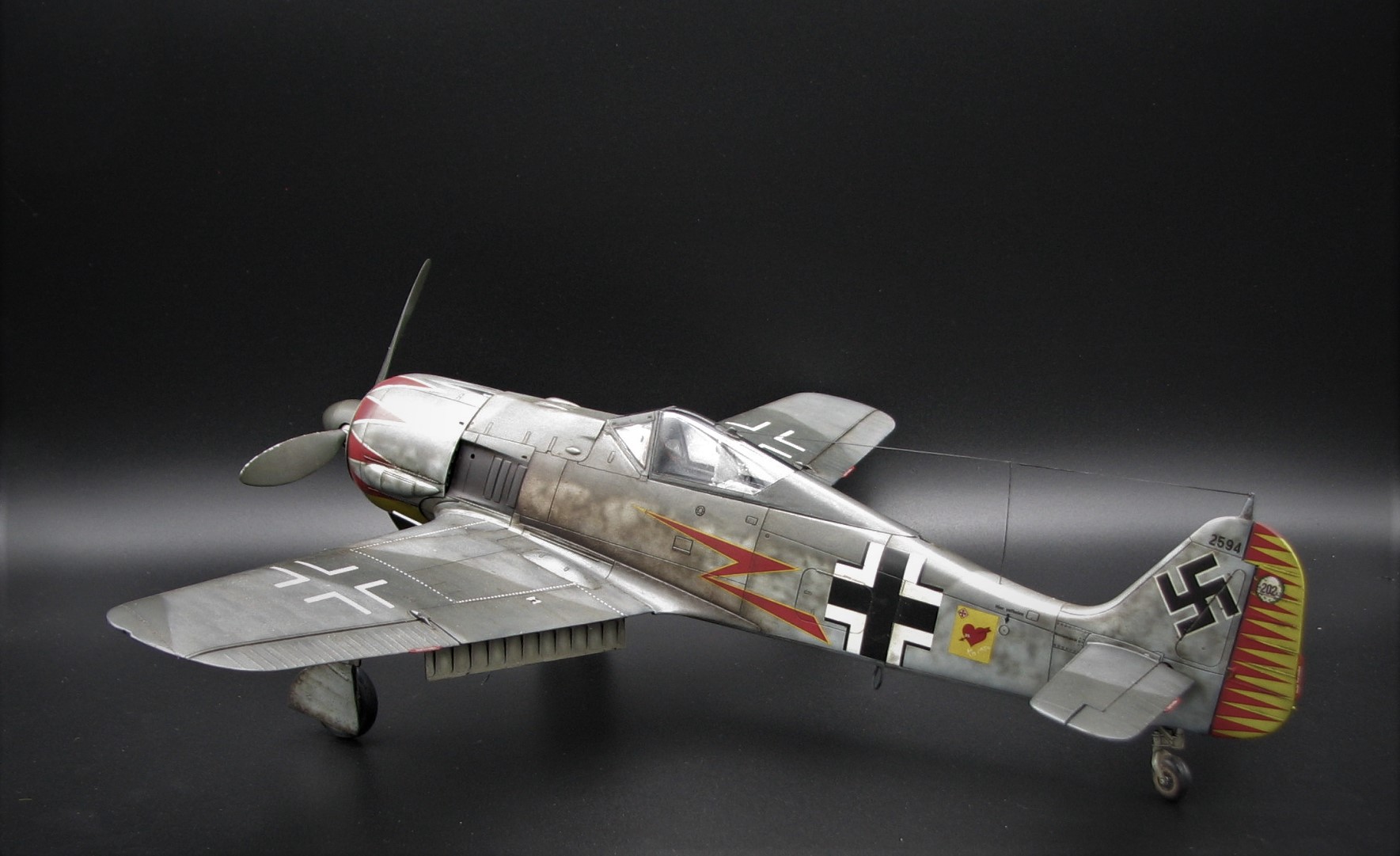 fw 190 A5 hasegawa  au 32.....  fini ...!!!! - Page 5 Img_6575