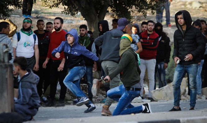 Israel National News - Report: Two Arab rioters killed during clashes with IDF soldiers Img80914