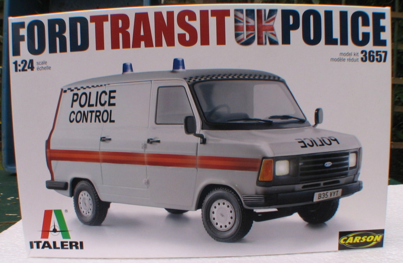ITALERI  3657 1:24 Ford Transit UK Police Img_9626