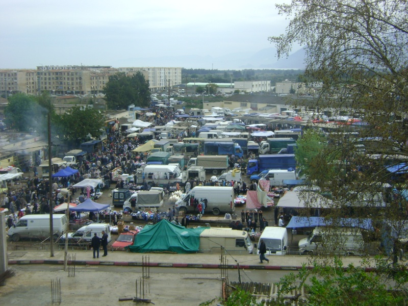 Le marché du vendredi Dsc04210