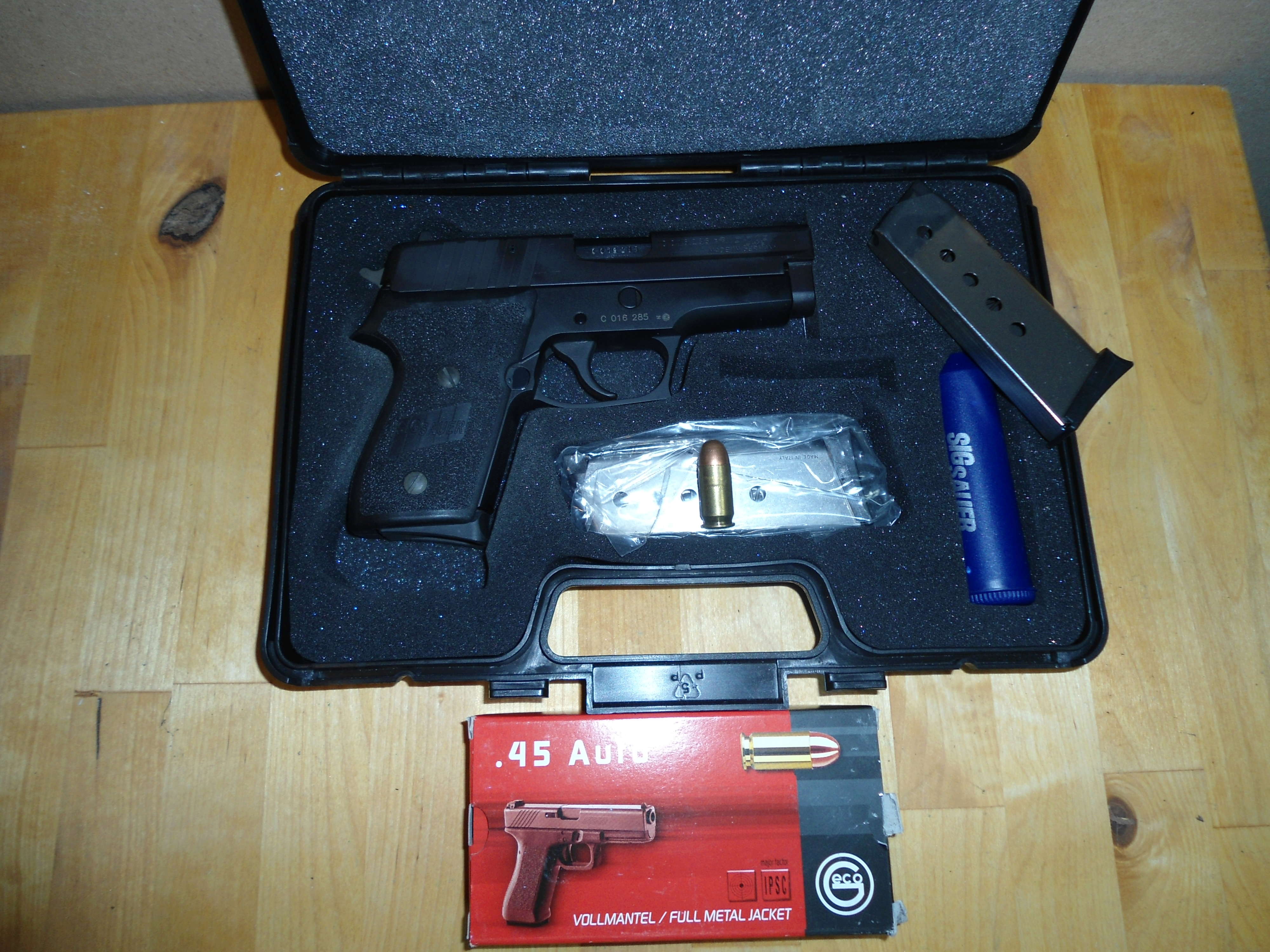 pistolet .45 compact 35_p2411