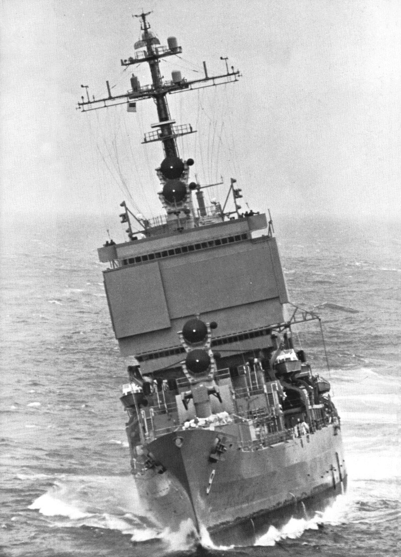« Strike Hard Strike Home » - USS Long Beach - CGN-9 (Dragon - 1/700) Bow_vi10