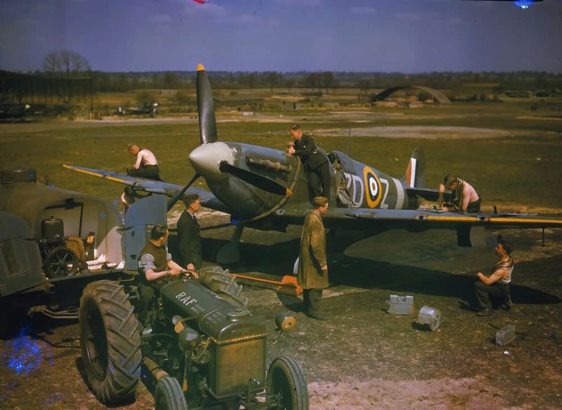Un été en Normandie - Spitfire Mk. IXc Italeri - 1/72 - Page 12 Spitfi10