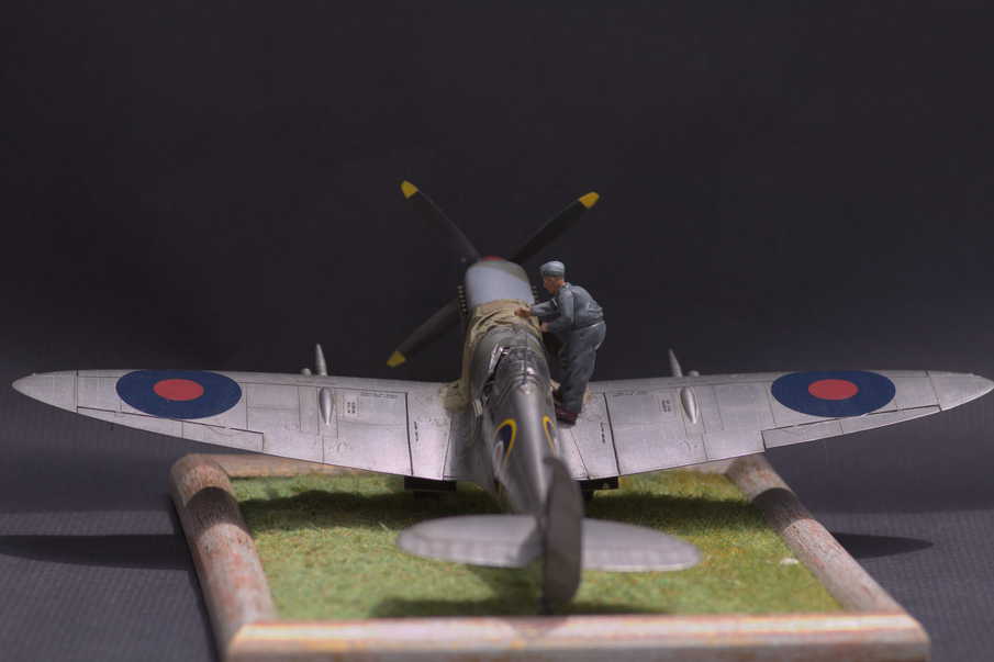 Spitfire LF Mk IX c 601 squadron 110