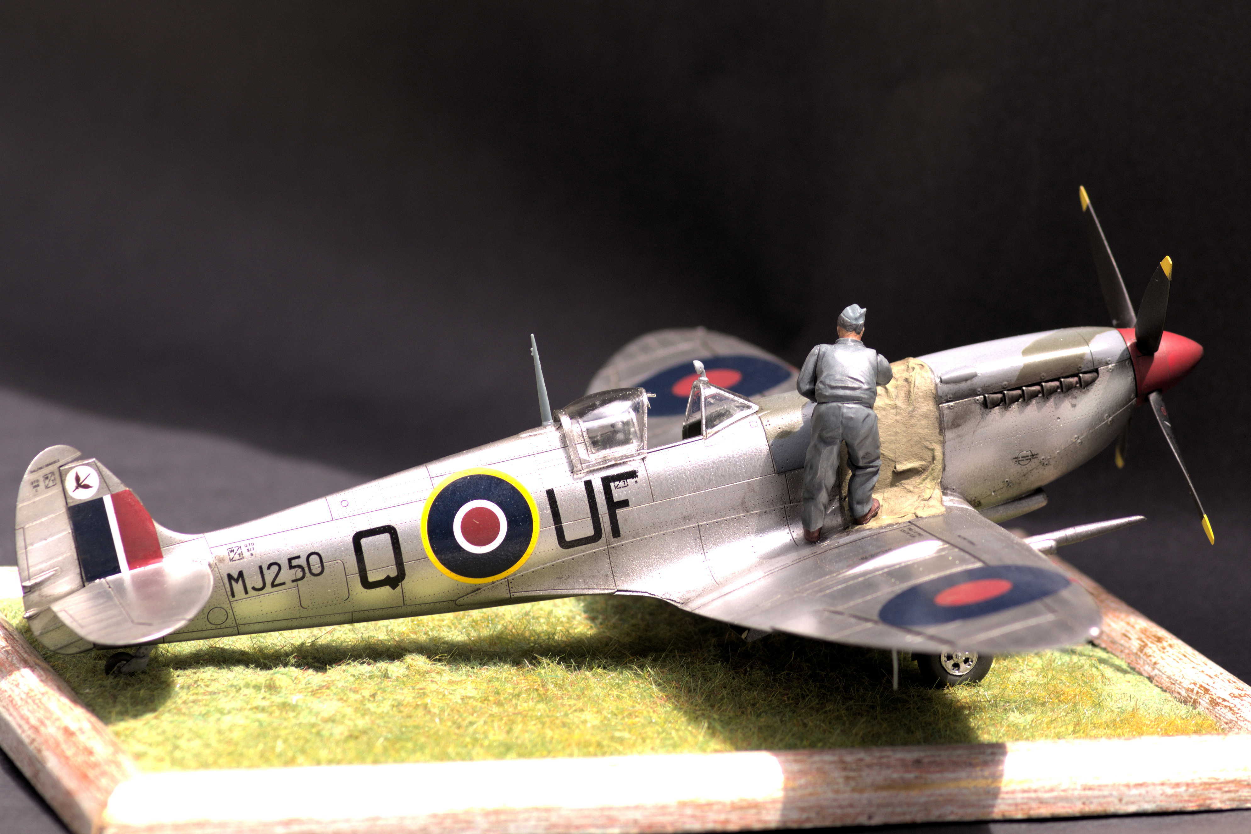 Spitfire LF Mk IX c 601 squadron 410