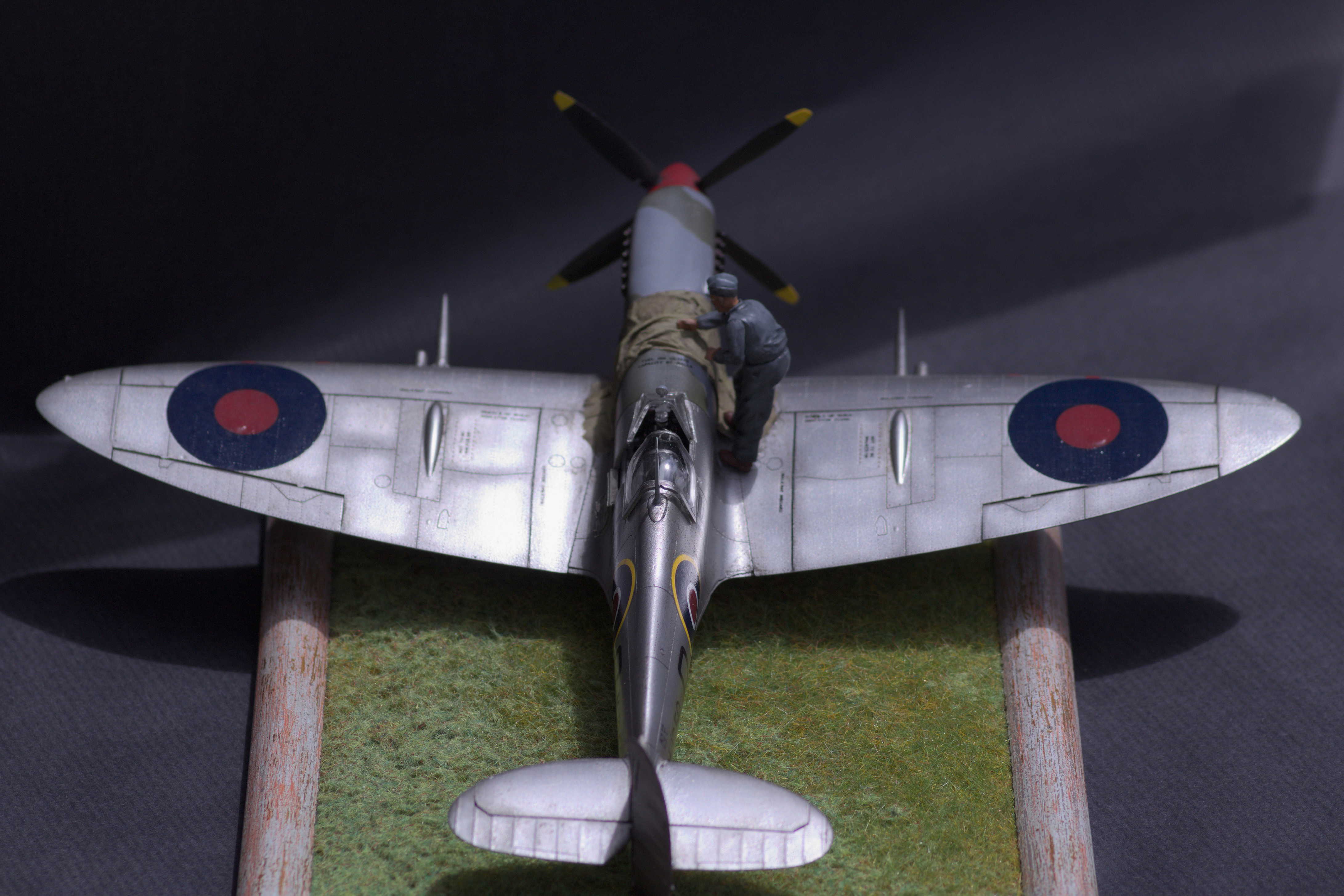 Spitfire LF Mk IX c 601 squadron 510