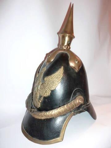 le premier casque à pointe Allemand, le modèle 1842