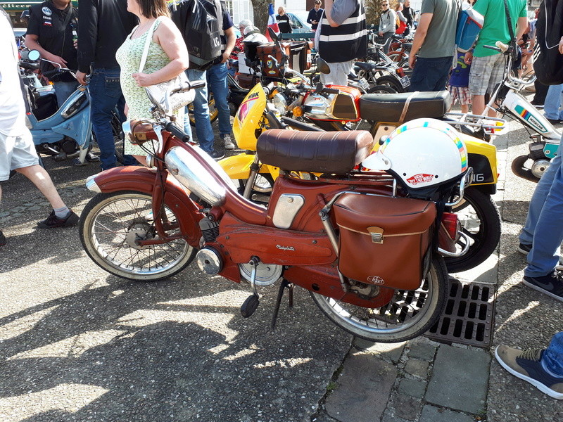 C.R RASSEMBLEMENT MOTO RETRO à Pierrefond 20180413