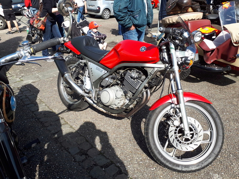 C.R RASSEMBLEMENT MOTO RETRO à Pierrefond 20180414