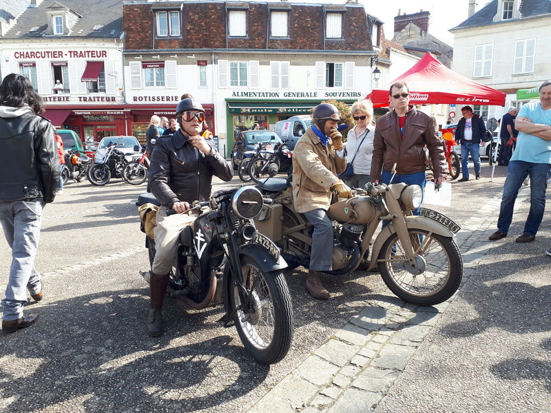 C.R RASSEMBLEMENT MOTO RETRO à Pierrefond 20180415