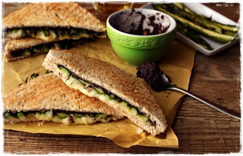 Sandwich con asparagi e crema di olive 14307511