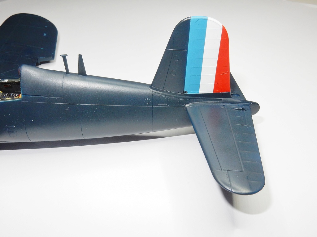 [Concours Aéronavale] F4U-7 Corsair Flotille 12F au 1/48 - Page 5 Dscn6244