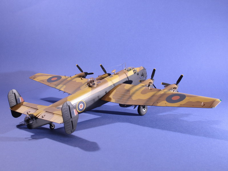 [REVELL] Handley-Page Halifax Mk II "Desert Air Force" Halif124