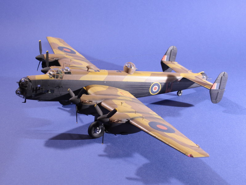 [REVELL] Handley-Page Halifax Mk II "Desert Air Force" Halif128