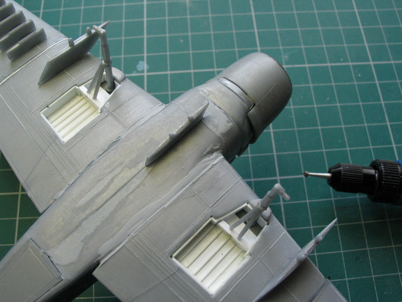 [AIRFIX reboîté par HELLER] Skyraider USAF : TERMINE - Page 4 Skyrai69