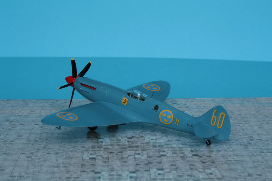 *1/48  Spitfire PR 19  Airfix Spit_m10