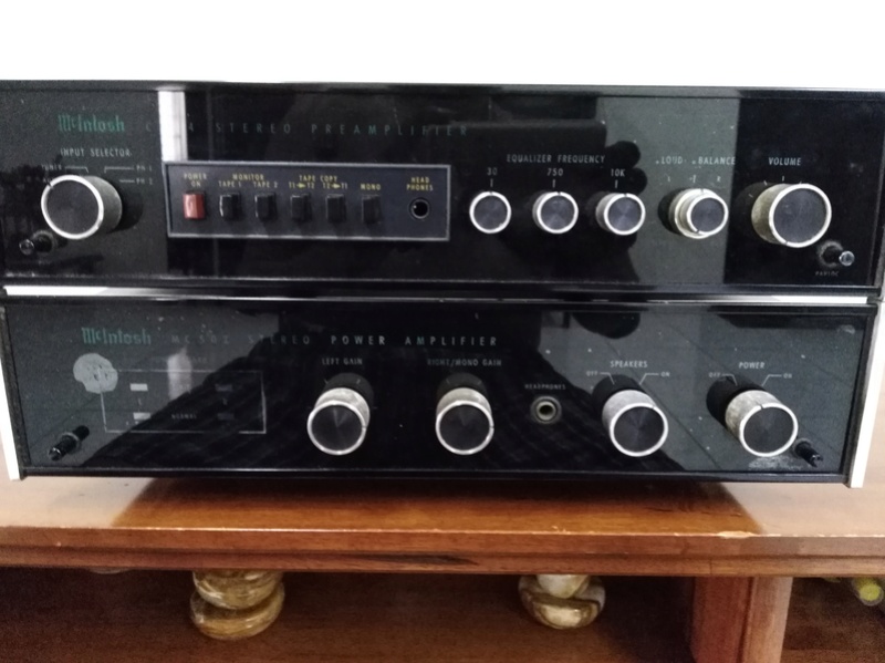 Mcintosh C504 & MC502 pre and power amplifier. Sold