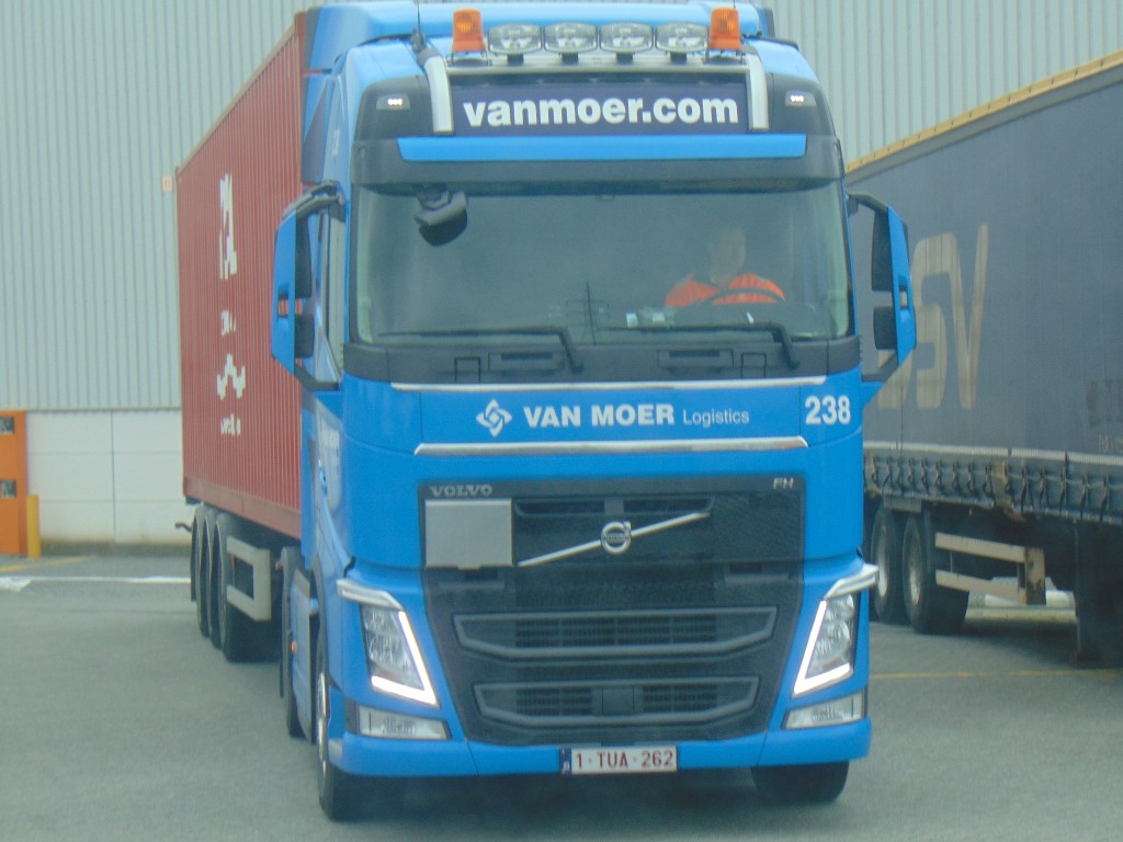 Van Moer Transport  (Zwijndrecht) - Page 4 Dsc00632