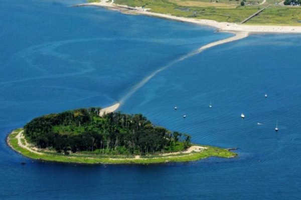 O fenômeno na ilha de Jindo onde o mar se separa como na Bíblia Inline10