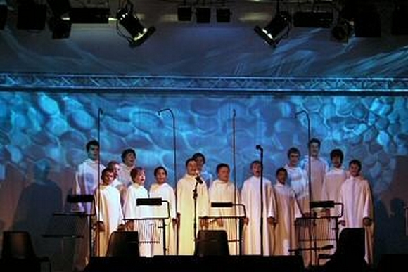 Les concerts et sorties (prestations live de Libera) [2000 → présent] 2004b10