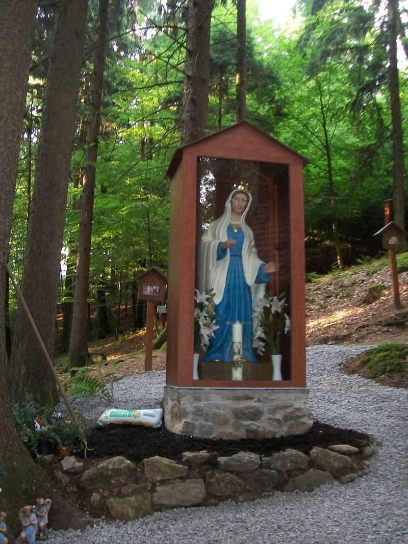 Les apparitions de la Très Sainte Vierge Marie dans le monde Metten11
