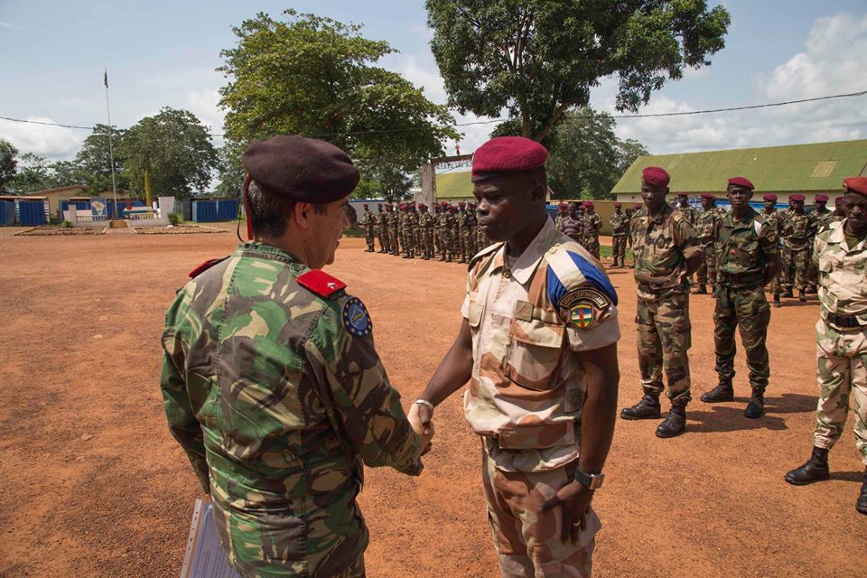 Armées de la République centrafricaine  - Page 6 2135