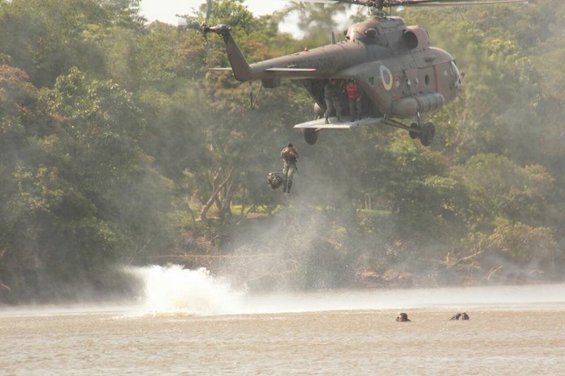 Armée Equatorienne/Fuerzas Armadas del Ecuador - Page 5 24234