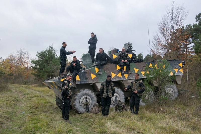 Armée Française / French Armed Forces - Page 15 4215