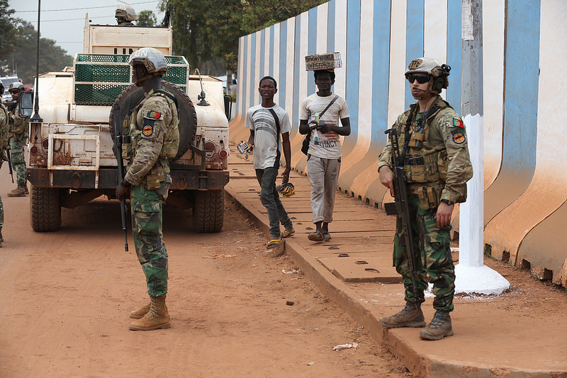 Intervention militaire en Centrafrique - Opération Sangaris - Page 33 4815