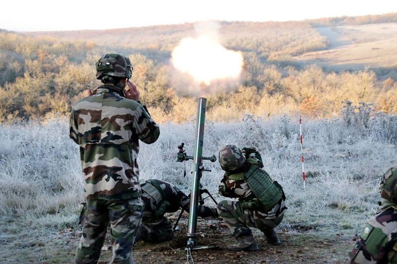 Armée Française / French Armed Forces - Page 17 5446