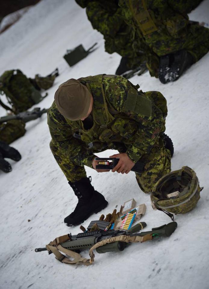 Armée canadienne/Canadian Armed Forces - Page 28 5615