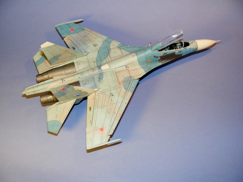 SUKHOI Su-27 UB FLANKER Réf 80371 - Page 3 Dscf1079