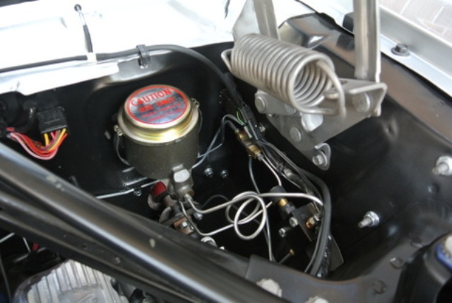 Détail: Maitre cylindre d'origine de Mustang 1966 Engine11