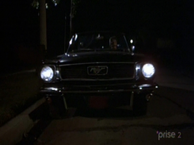 Mustang 1966 dans le film Y a-t-il un pilote dans l'avion Pilote10