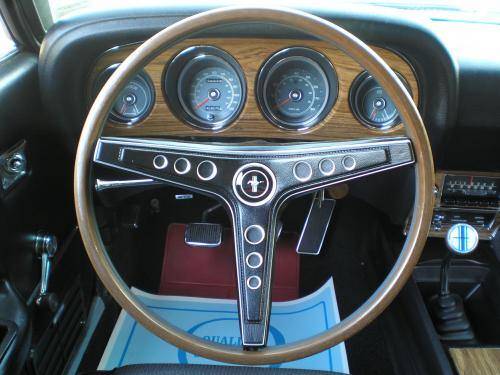 61) Option : Volant de luxe Rim Blow pour Mustang 1969 Volant11