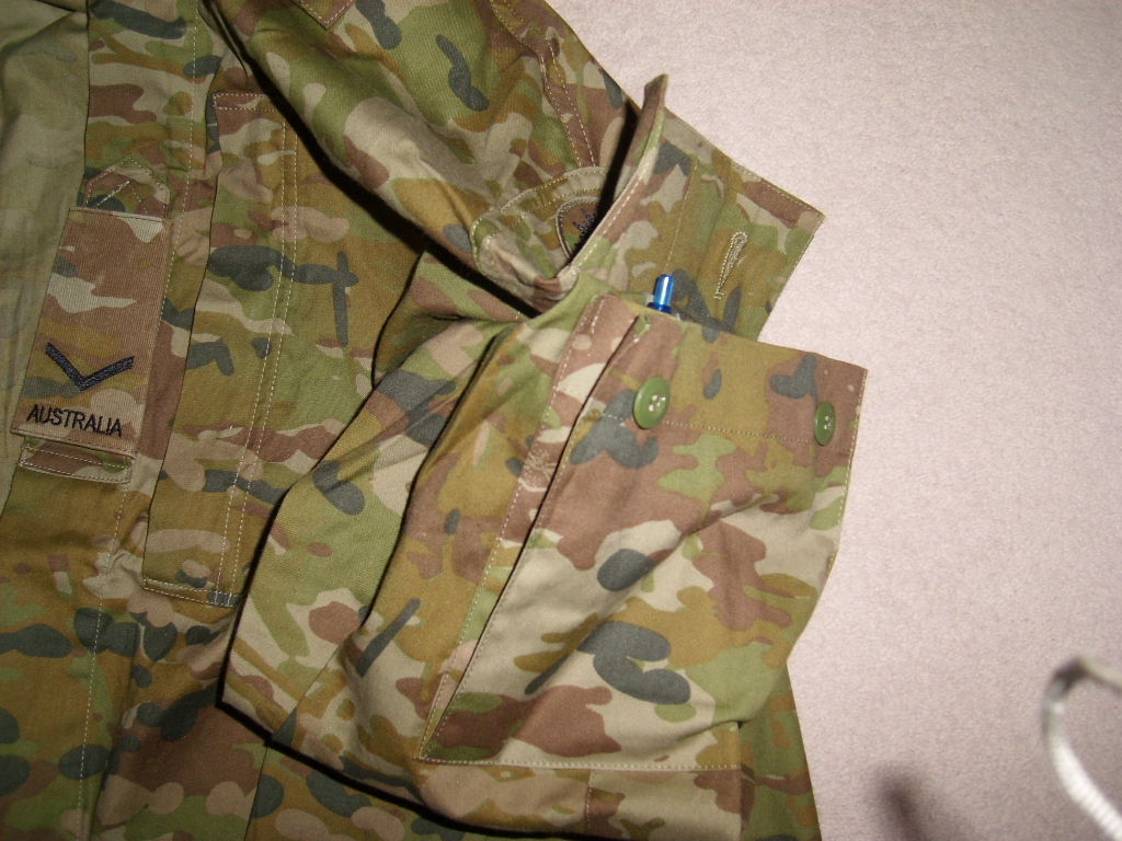 AMCU Field and Combat Dress: Features. Field_15