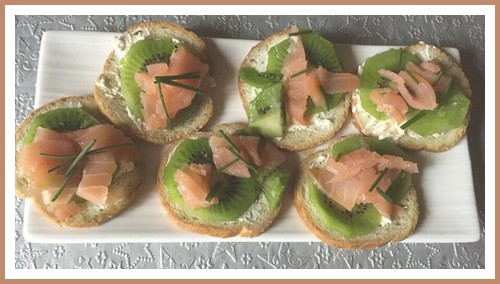 Toasts  au saumon fumé et kiwi  File-510