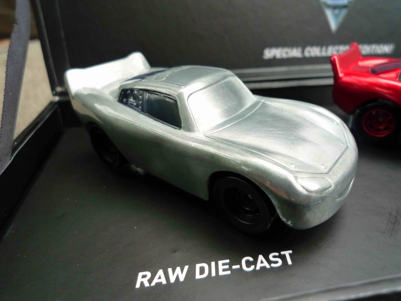 [Recensement] Pixar Cars 3 The Making of Cars 3 Lightning McQueen - SDCC 2017 - Page 2 P1090213