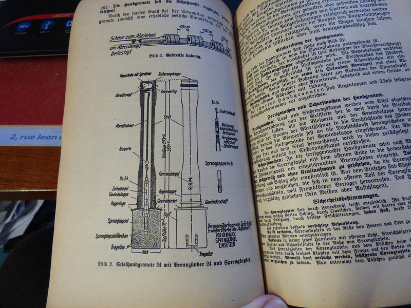 Livre d'instruction militaire allemand P1020029